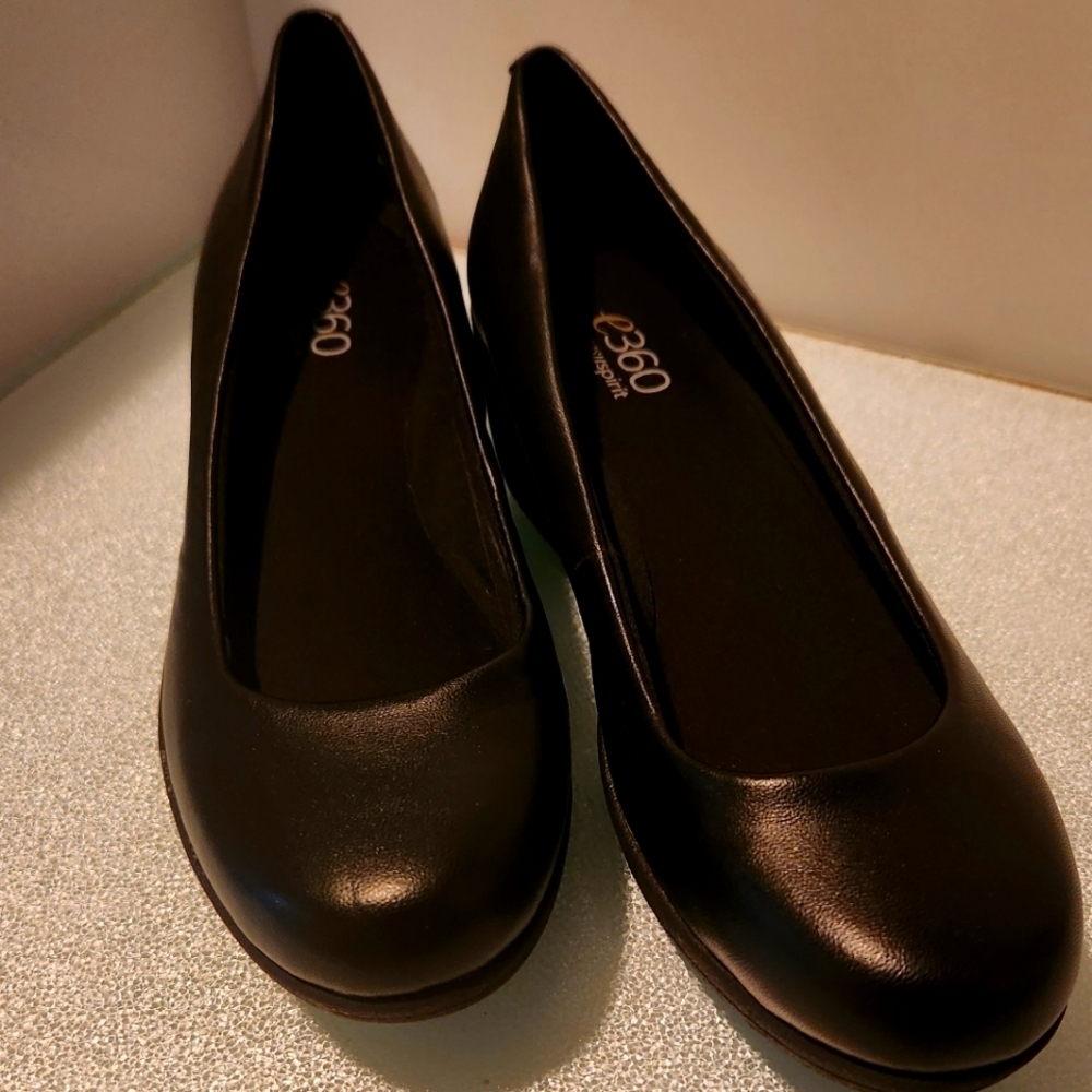 E360 by Easy Spirit size 5 black leather comfy wedge low‎ heels